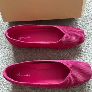 Vivaia Margot 2.0 Pitaya (magenta) 40.5 (EU) size 10 (US) flats like new in box